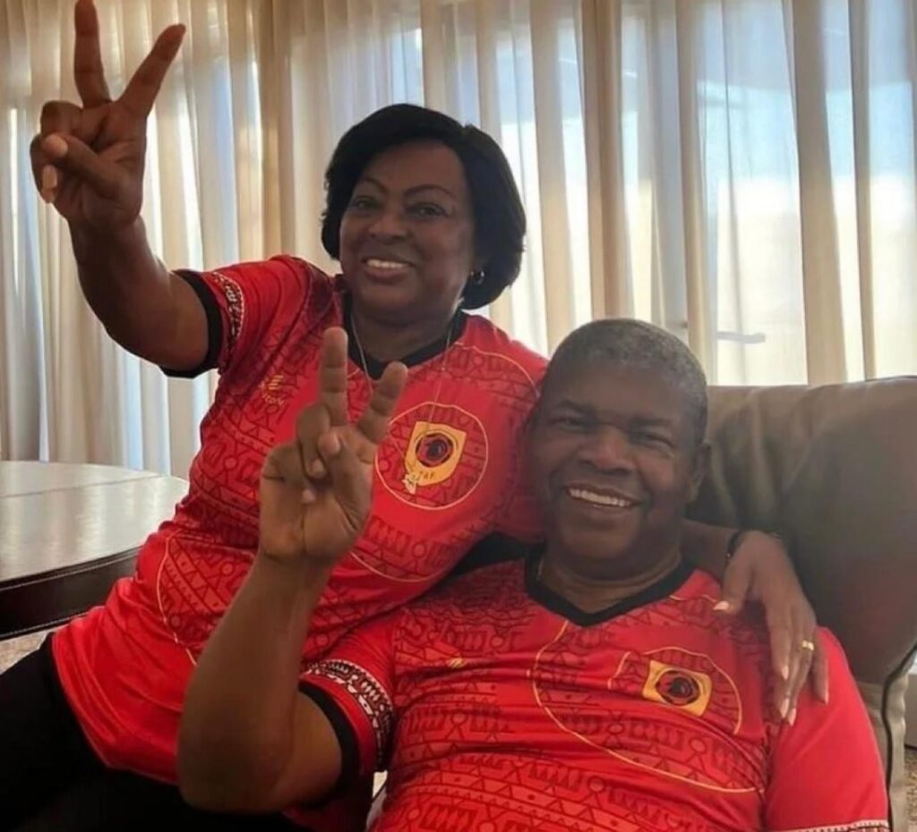 Presidente da República de Angola ladeado da Primeira Dama de Angola Sra Ana Dias de Lourenço